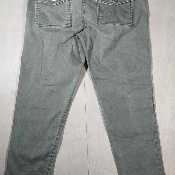 Sage Green American Eagle Cargo Capris Distressed Size 4‎ 97% cotton - Picture 7 of 11